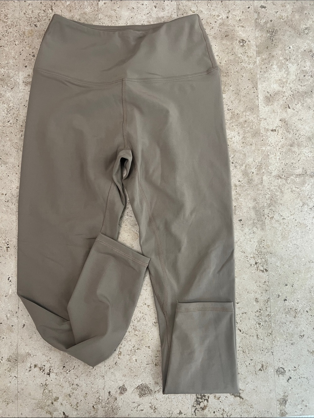 High-Waist Leggings in Taupe Gray